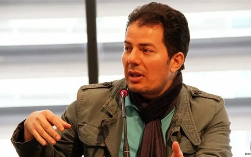 قرار عاجل.. رفع رواية مصنع السحاب لـ حامد عبد الصمد من معرض الكتاب بالجمهورية